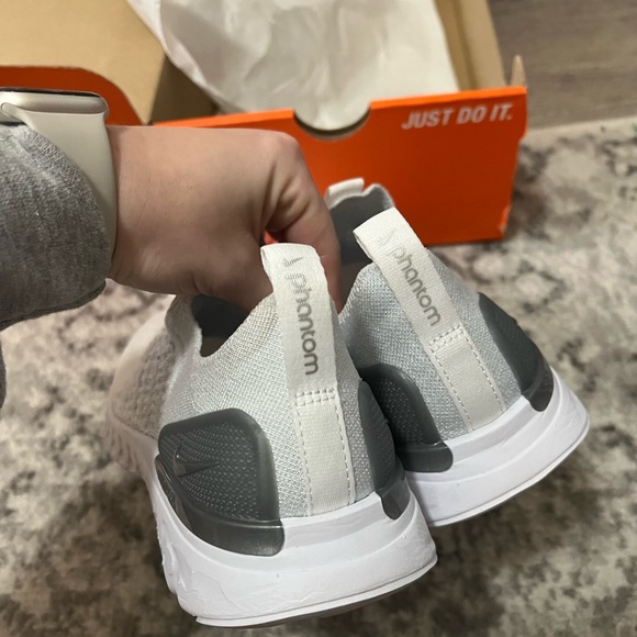 brand new nike react phantom sneakers - Picture 3 of 9